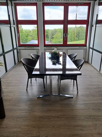 Verwaltungsgebäude, bei Bedarf mit kleiner Halle, Ortsteil 53577 Neustadt/Wied, zu vermieten – Besprechungsraum