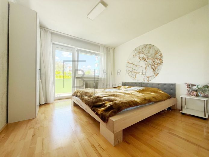Helle 4-Zimmer-Wohnung in zentraler und familienfreundlicher Lage &amp; KFZ- Stellplatz – Schlafzimmer