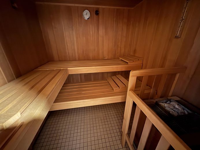 Einfamilienhaus mit 1.600 qm großem Grundstück; Privatverkauf - faires Angebot willkommen – Sauna