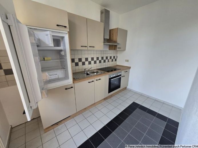 Vermietete gemütliche 2-Raum-Wohnung mit Balkon, offener Küche und Blick in den Innenhof – Foto 1