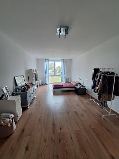 moderne, helle 3-Zimmer-Wohnung – Zimmer 1