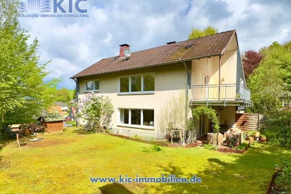 Immeuble résidentiel à Bergisch Gladbach-Hebborn · 978 m² · 3 unités · Potentiel de développement