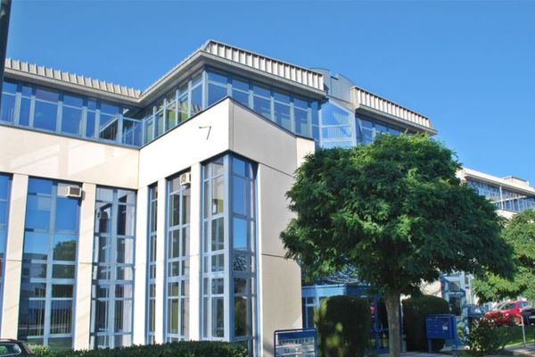 KLE!N - Provisionsfrei - Attraktive Bürofläche in angenehmer Arbeitsatmosphäre