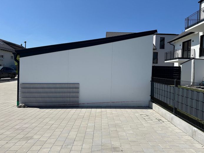 Außenstellplatz neben Carport