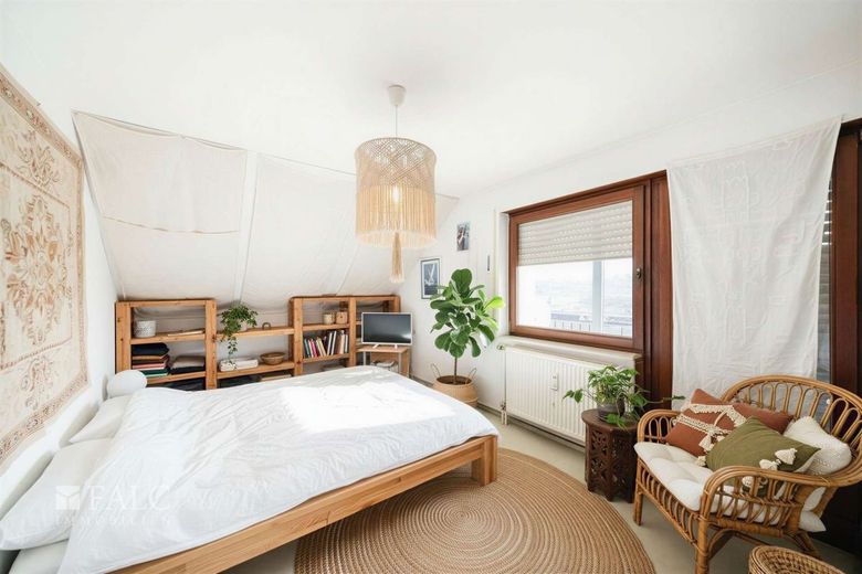 Über den Dächern der Stadt - Ausblick und Platz – Schlafzimmer Impression
