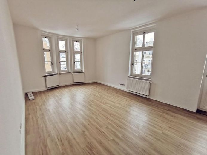 Helle 3-Zimmer-Wohnung mit 3 Balkonen in zentraler Lage – Foto 1
