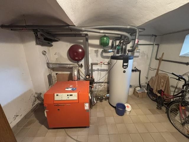 Maison plurifamiliale avec grand garage à Breitenbrunn – Heizungskeller