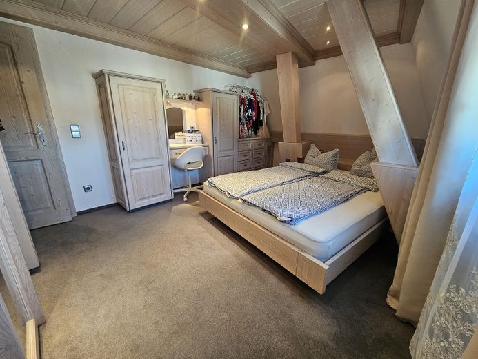 6,5-Zi Wohnung in Rosenfeld (Kernstadt) zu vermieten ab 01.12.26 – Schlafzimmer Eltern 