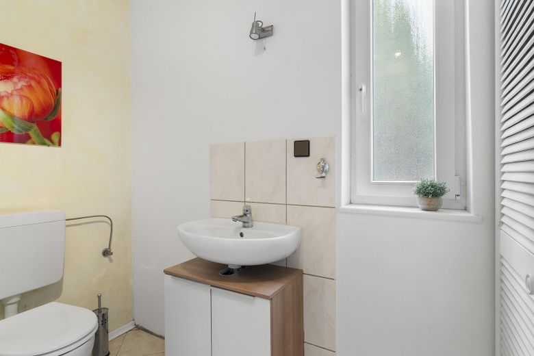 Großzügiges Wohnen auf über 280 m² Gesamtfläche – 611 m² Grundstück in begehrter Lage – Gäste-WC