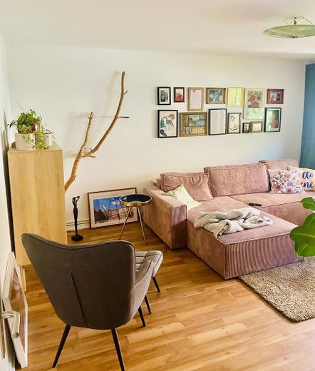 Agradable vivienda de 4 habitaciones con balcón en Hildesheim – Wohnzimmer mit Sitzgruppe