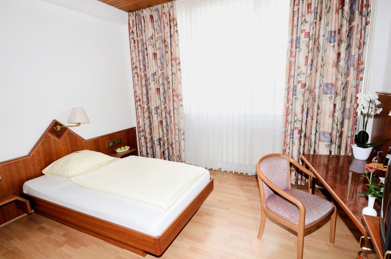3-Sterne Businesshotel mit 64 Zimmern – Zimmer