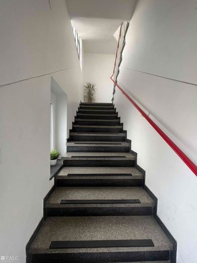 Moderne Etagenwohnung in Essen-Katernberg – Treppenhaus