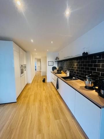 Blick aus Küche zum Eingang