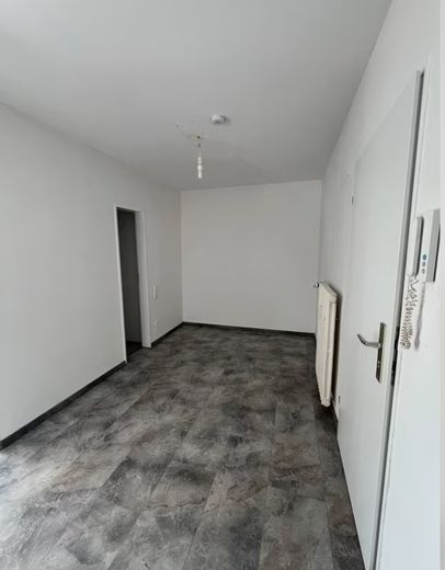 Schöne 96 m² Wohnung in ruhiger und zentraler Lage in Duisburg Rheinhausen – Flur