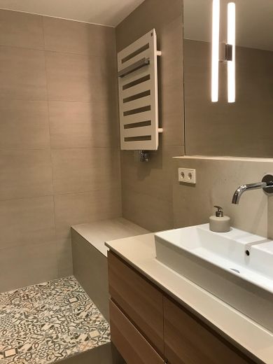 Schöne Wohnung in Innenstadtlage – Bad (groß)