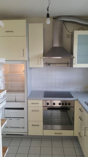 Helle, gemütliche 3-Zi.-Wohnung zentral in Usingen – Küche