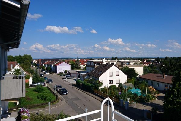 Helle schicke 2 Zimmer oberste Wohnung mit EBK u. tollem Bad in Filderstadt-Bernhausen