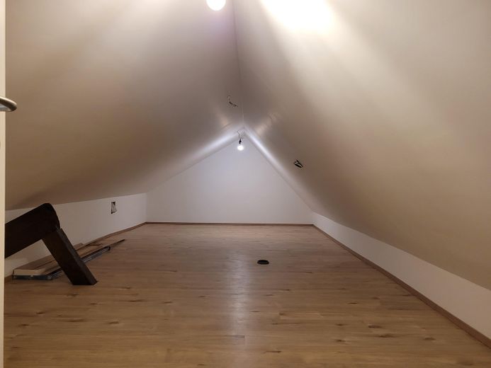Stadtgrenze Bonn: neue 3-Zimmer-Wohnung in alten Mauern – Speicher