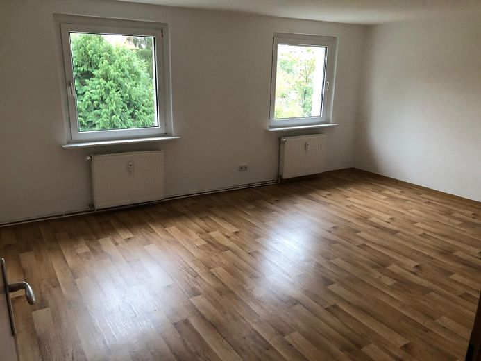 Attraktive 3-Zimmer-Wohnung am Zwenkauer See Nahe Leipzig – Wohnzimmer