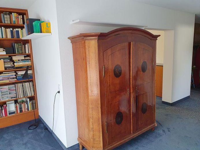 Wunderschöner alter Schrank