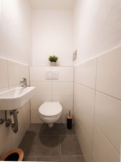 Een droom – instapklaar 3,5-kamerappartement met balkon en garage – WC
