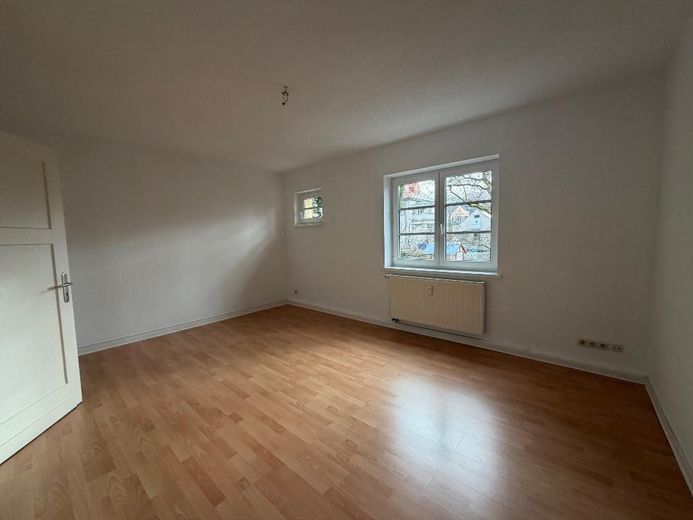 Helle 3-Zimmer-Wohnung im 1. OG sucht Nachmieter - Reusa nahe dem Krankenhaus – Bild 1