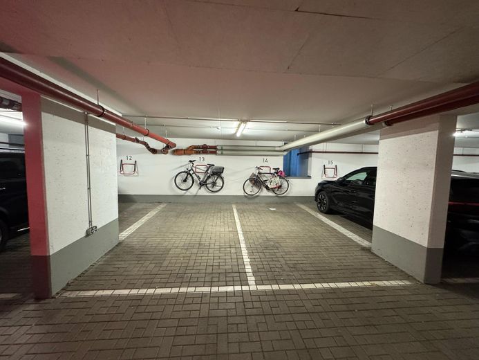 Tiefgaragenstellplätze