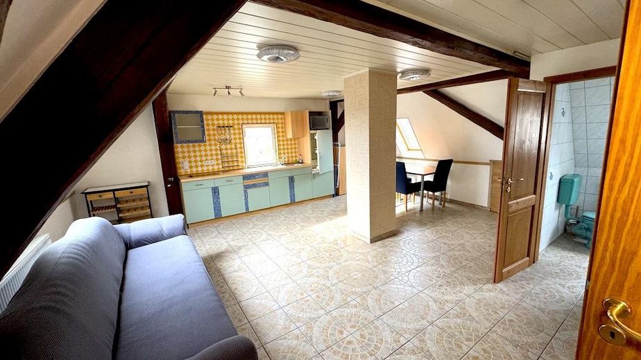 Fachwerk trifft Sandstein: Ein Haus mit Charakter und großzügigem Raumangebot – Dachgeschoss