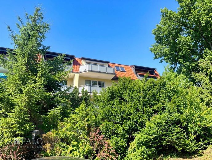 Top 2-Zimmerwohnung in sehr schöner Lage beim Großen Plessower See – 03 Außenansicht Balkon