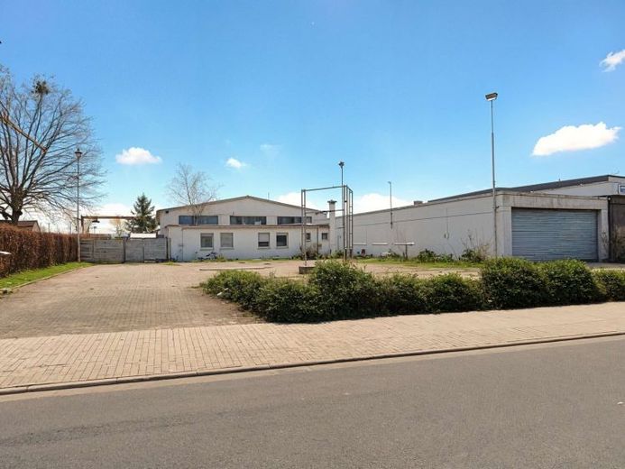 *** 146 m² Lager-/Werkstatt + 761 m² Freifläche zu vermieten -069-615889 *** – Foto 1