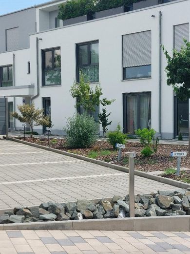 Parkplatz vor dem Haus