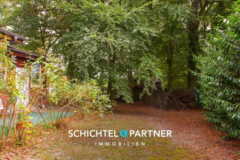 Farge | Solider Bungalow auf Waldgrundstück mit Doppelgarage – S&amp;P | Garten