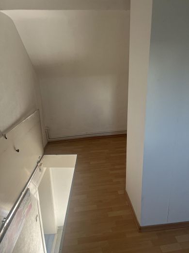 Einfamilienhaus mit 86 m² Wohnfläche in Rodgau + Bauplatz – Flur 1. OG
