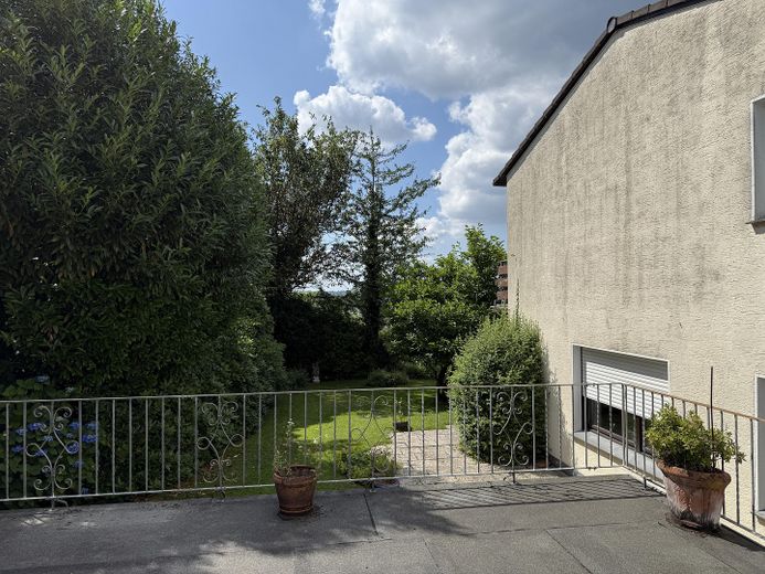 Blick vom Anbau  in den Garten