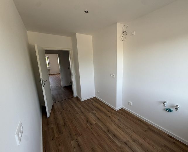 Köln Weiden’de kullanışlı yerleşim planına sahip modern 3 odalı daire – Fotoğraf 16