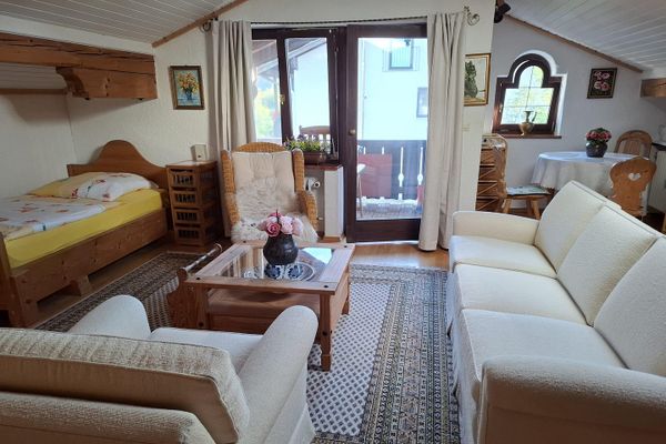 Möbliertes 1 Zimmer Appartment mit Bergblick