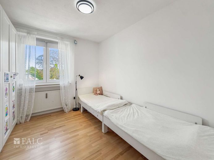 Einziehen, ankommen, wohlfühlen: Modernisierte 4-Zimmer-Wohnung für die ganze Familie! – Kinderzimmer 1