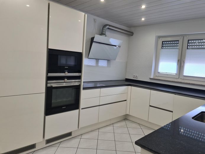 Piso de cuatro habitaciones con terraza en Fellbach – Foto 2