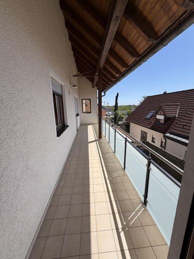 Hepberg’in merkezi konumunda geniş, kapsamlı şekilde yenilenmiş 3 odalı, 1. kat dairesi + 2 balkon – Photo 42
