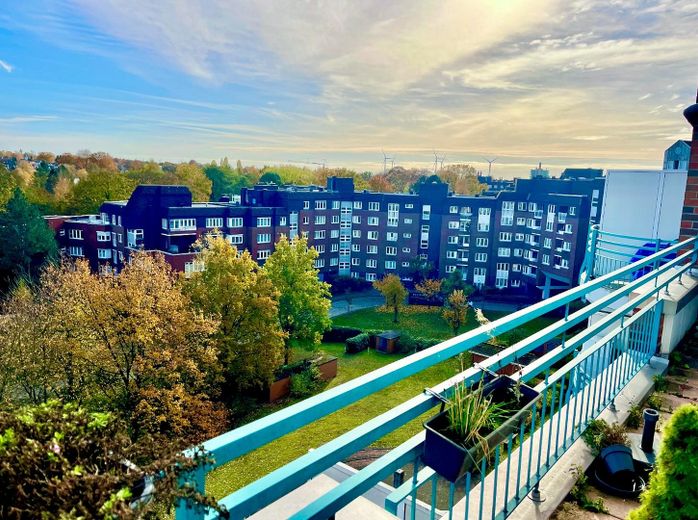 Von Privat, Helle und ruhige 2-Zimmer-Wohnung in Hamburg, mit Balkon ins grüne, inkl. TG-Stellplatz – Aussicht vom Balkon 1