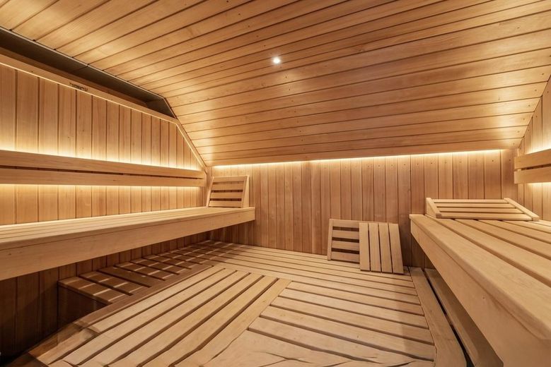 Gelegenheit: Pflegeleichte Terrasse 190 m² Raumwunder mit Sauna & Homeoffice Möglichkeit – Foto 18