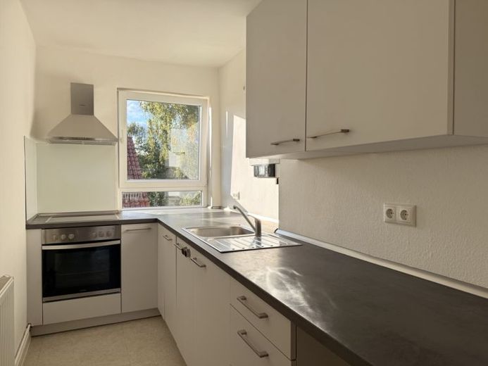 ZENTRAL GELEGENE UND HELLE 2,5-ZIMMER-WOHNUNG IN DER LIST – EINBAUKÜCHE, MODERNES DUSCHBAD UND HOMEOFFICE-ZIMMER – Foto 1