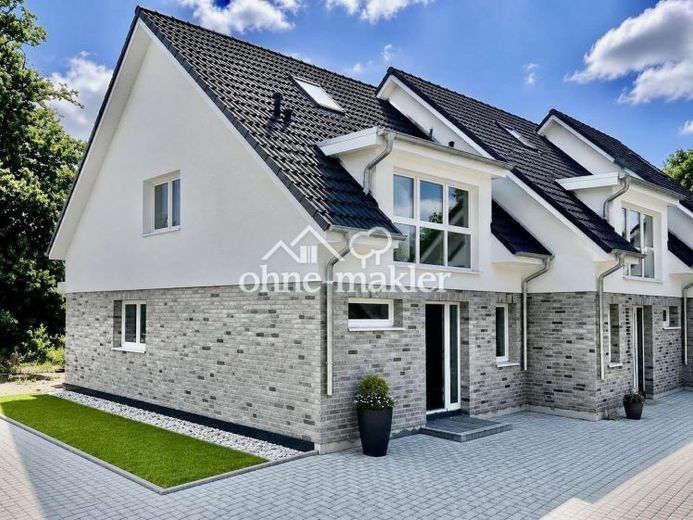 Neubau Reihenendhaus mit Seeblick & unmittelbarer Waldnähe – Zdjęcie 1