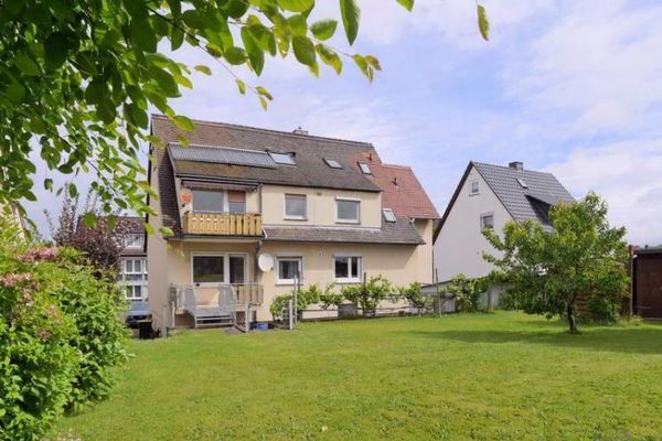 (EF1241_M) Kassel-Landkreis : Niestetal, appartement 3 pièces nouvellement meublé avec balcon, jardin et place de parking
