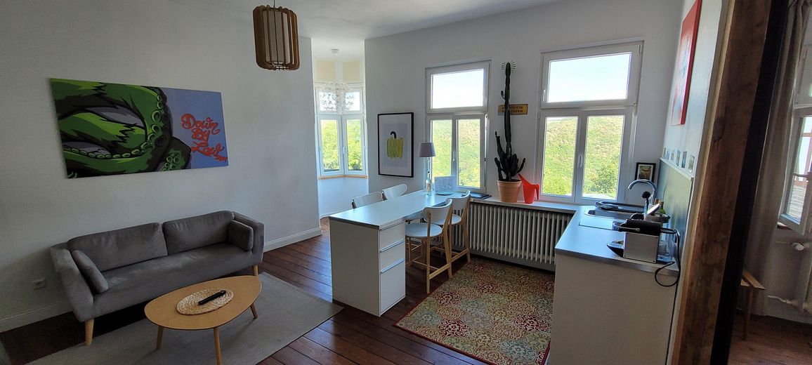 Alojamiento Moselsteig: 6 apartamentos vacacionales, cafetería y vivienda del operador con vistas al Mosela – Altbauapartment