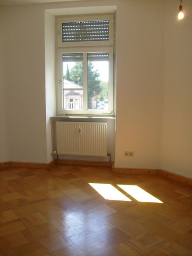 Schöne WG-Zimmer in zentraler Lage, verschiedene Größen – Zimmer Beispiel