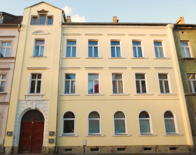 Kapitalanlage mit Substanz: 4 WE, voll vermietet (Eigenheim und Renditeobjekt) – Ansicht Front