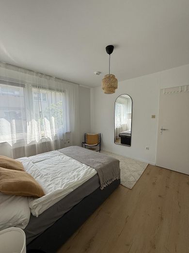 Möblierte 1-2 Zimmer in WG inmitten der Mainzer Neustadt – sofort beziehbar – Schlafzimmer 2 Zimmer WG