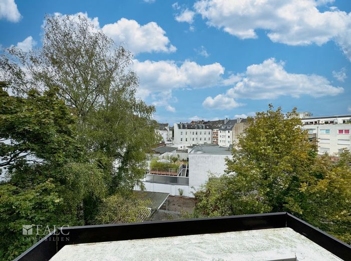 Gepflegte Wohnung mit zwei Balkonen! – Balkon 2