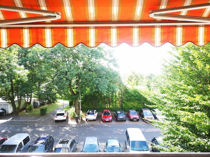 4/5 Zimmer Wohnung in Königsforstnähe (Neubrück) zur Eigennutzung oder als Kapitalanlage – Parkplätze vor der Tür